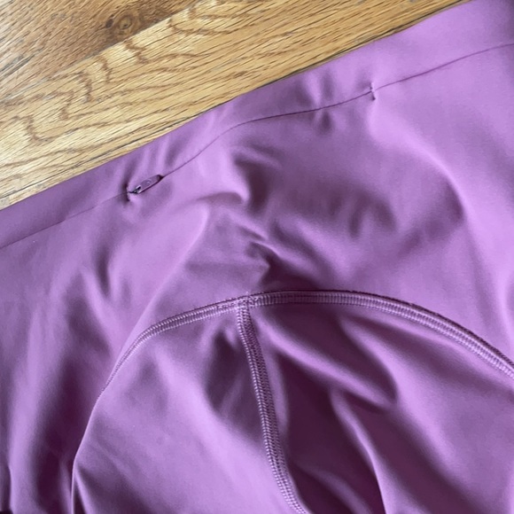 New NWT Lululemon leggings beautiful rose 🌹 color - Picture 5 of 7